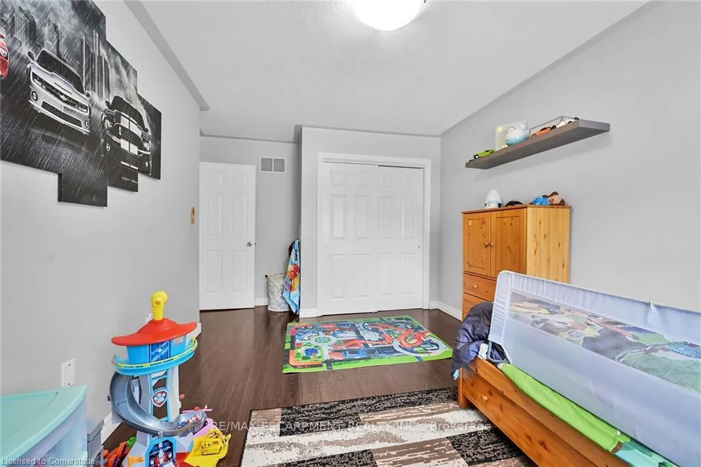 Photo 17 of 194 Gatestone Drive, Hamilton, Stoney Creek Mountain — HOMEH