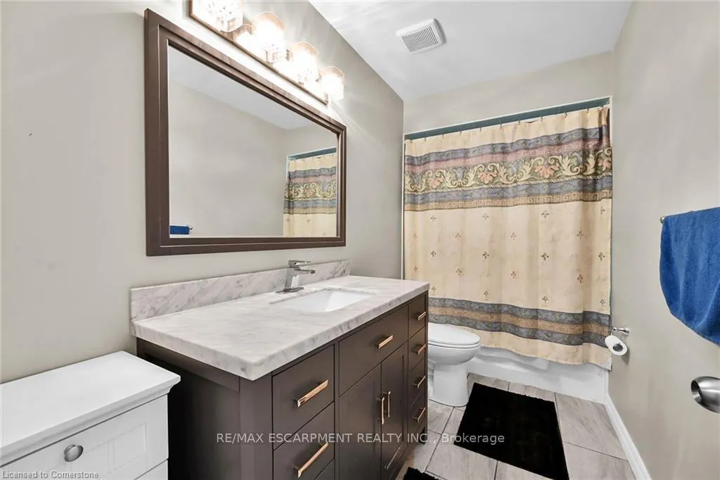 Photo 18 of 194 Gatestone Drive, Hamilton, Stoney Creek Mountain — HOMEH
