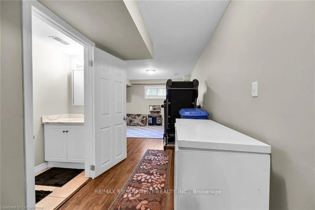 Photo 20 of 194 Gatestone Drive, Hamilton, Stoney Creek Mountain — HOMEH