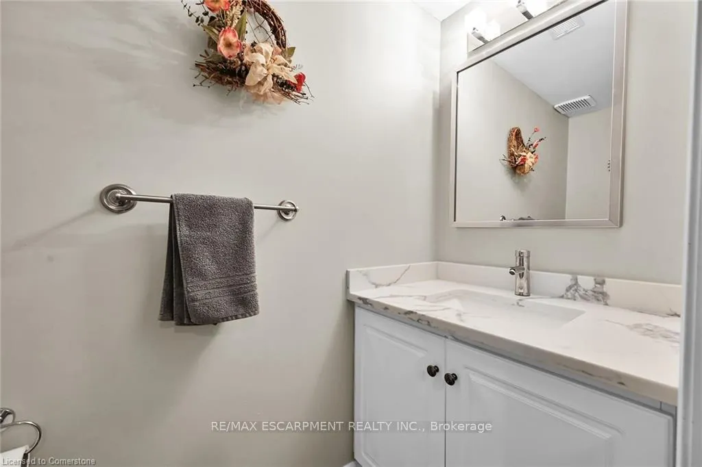Photo 21 of 194 Gatestone Drive, Hamilton, Stoney Creek Mountain — HOMEH