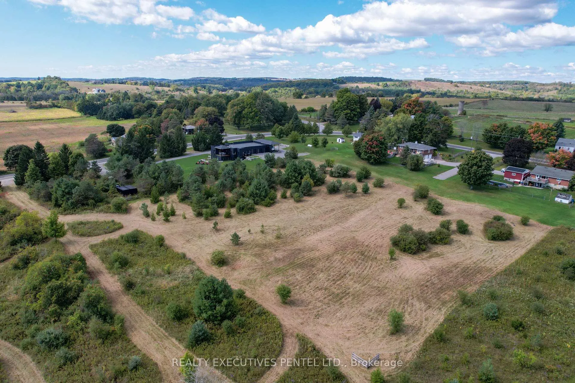 Photo 9 of 3091 Harwood Road, Hamilton Township, Rural Hamilton — HOMEH