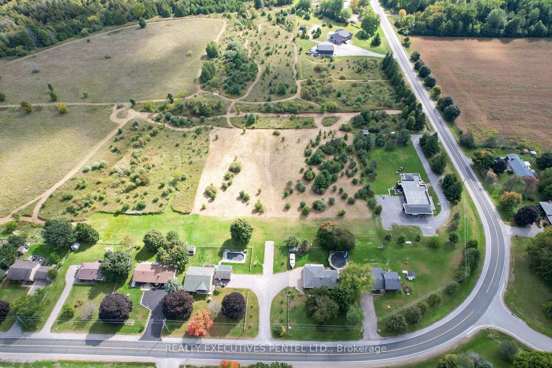 Photo 10 of 3091 Harwood Road, Hamilton Township, Rural Hamilton — HOMEH