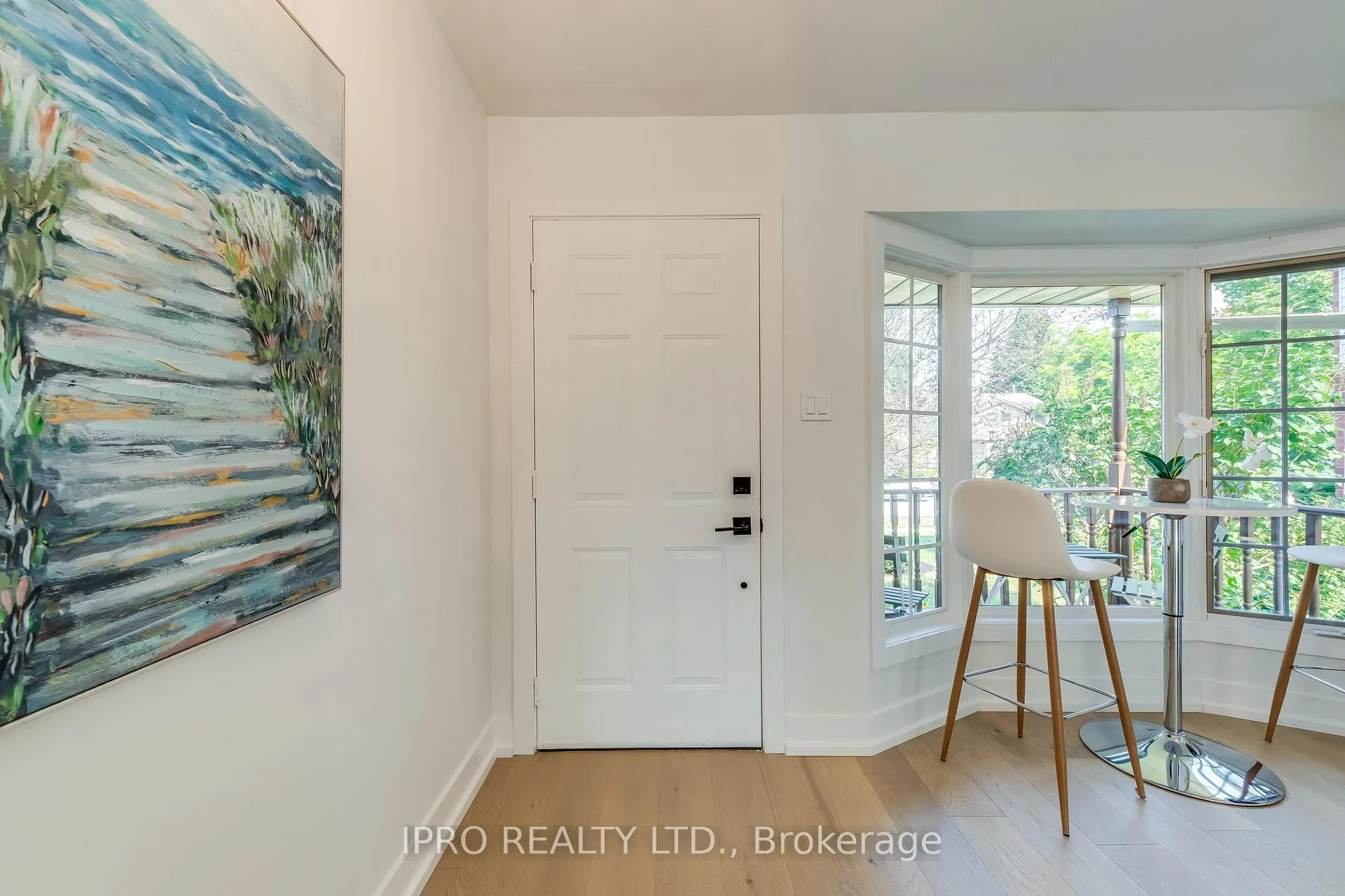 Photo 4 of 45 Karsh Crescent, Hamilton, Waterdown — HOMEH