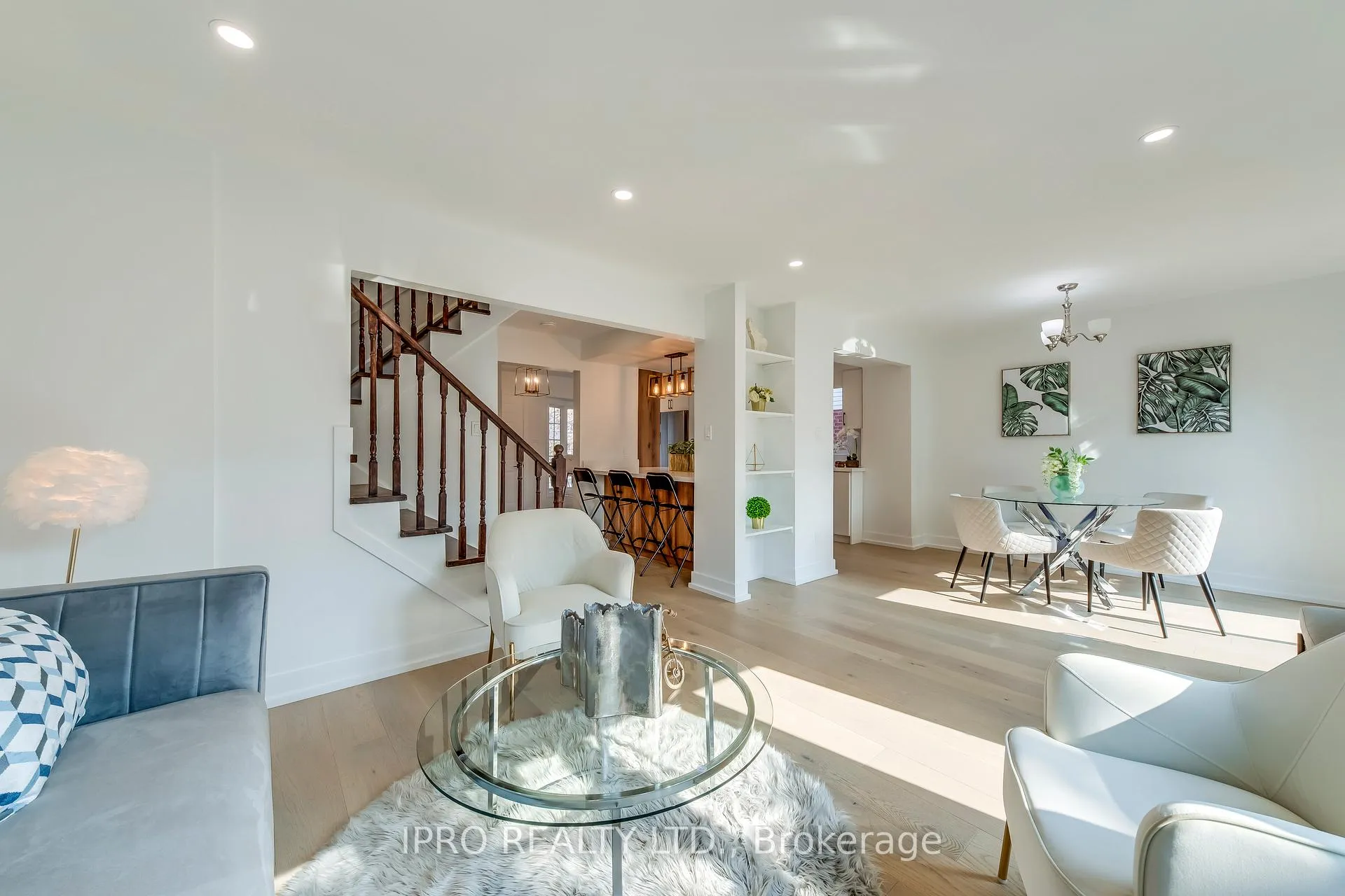 Photo 7 of 45 Karsh Crescent, Hamilton, Waterdown — HOMEH