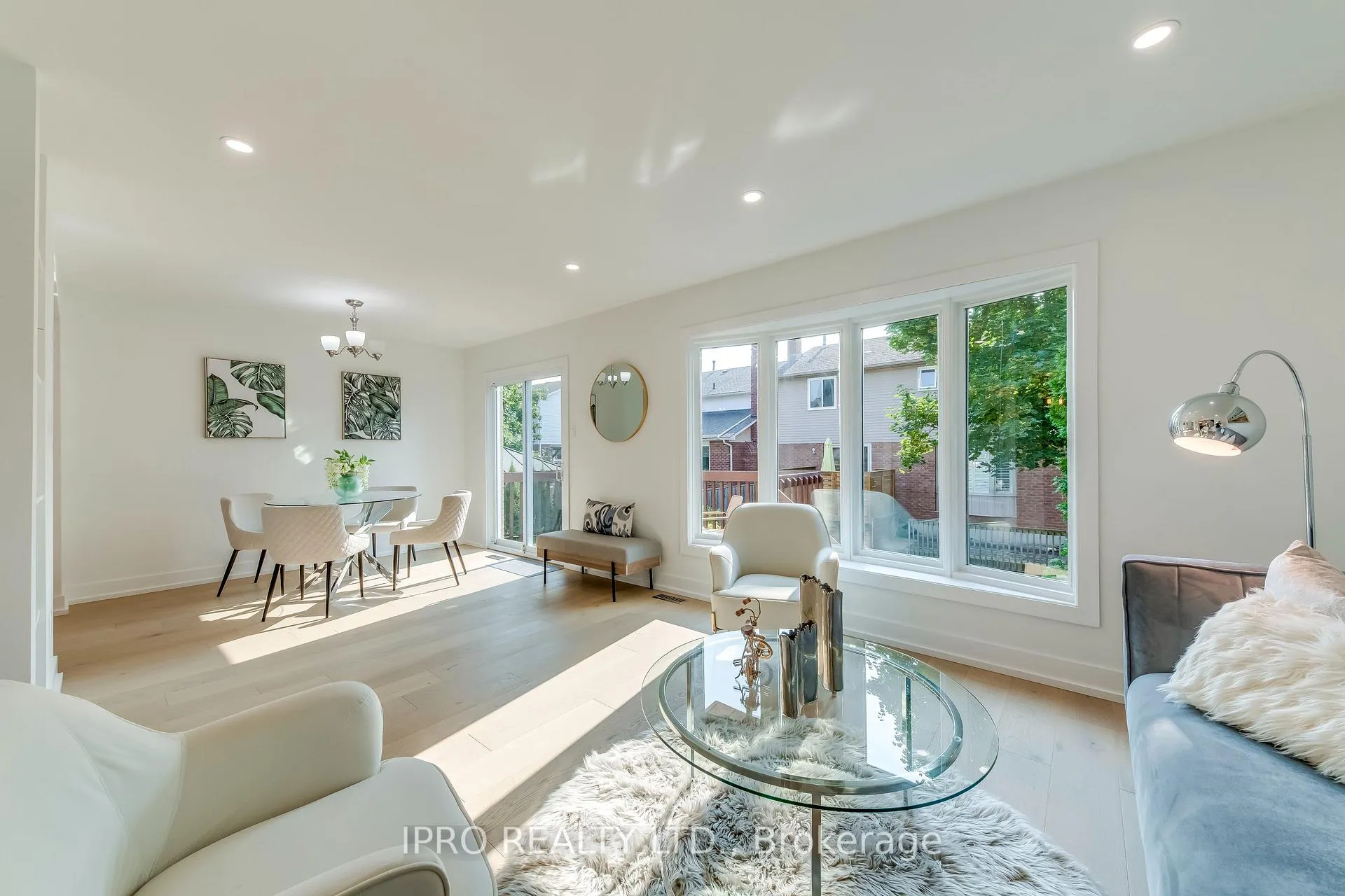 Photo 8 of 45 Karsh Crescent, Hamilton, Waterdown — HOMEH