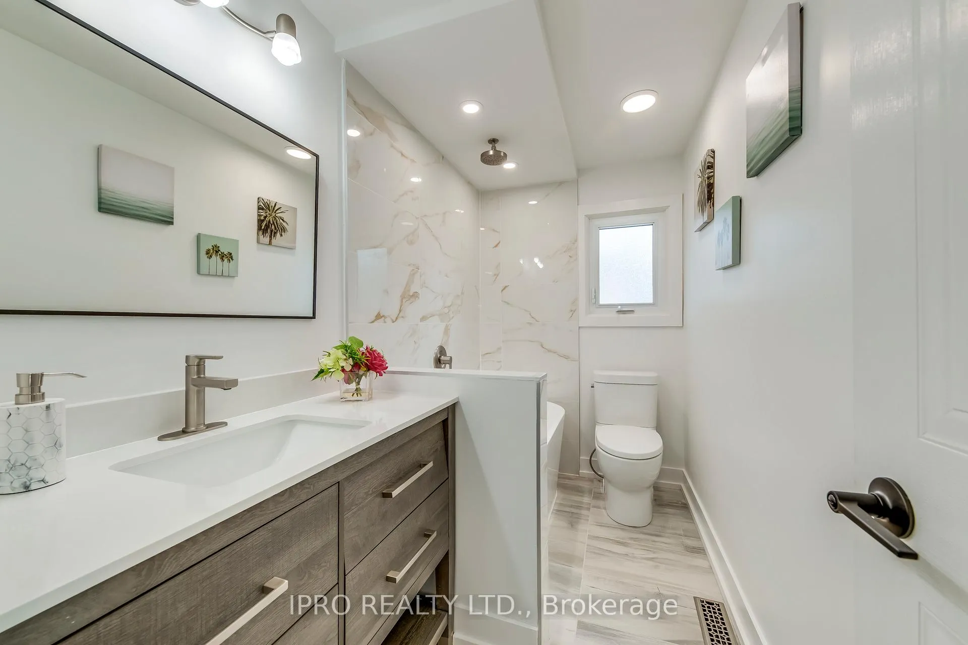Photo 31 of 45 Karsh Crescent, Hamilton, Waterdown — HOMEH