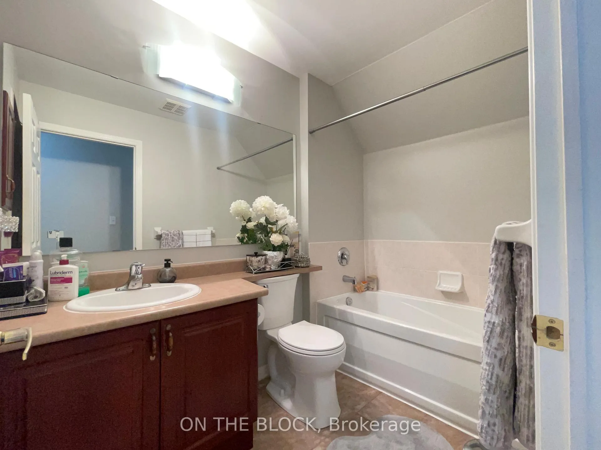 Photo 17 of Unit 106, 1775 Valley Farm Road, Pickering, Town Centre — HOMEH