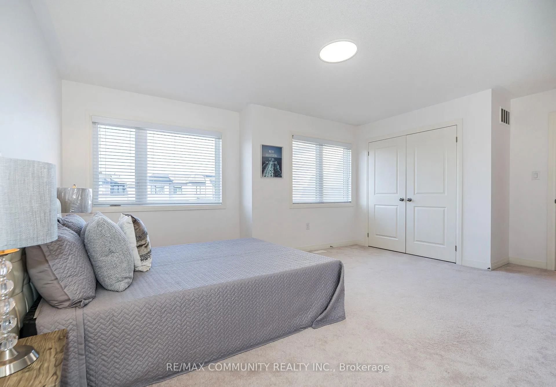 Photo 23 of 35 Yacht Drive, Clarington, Bowmanville — HOMEH