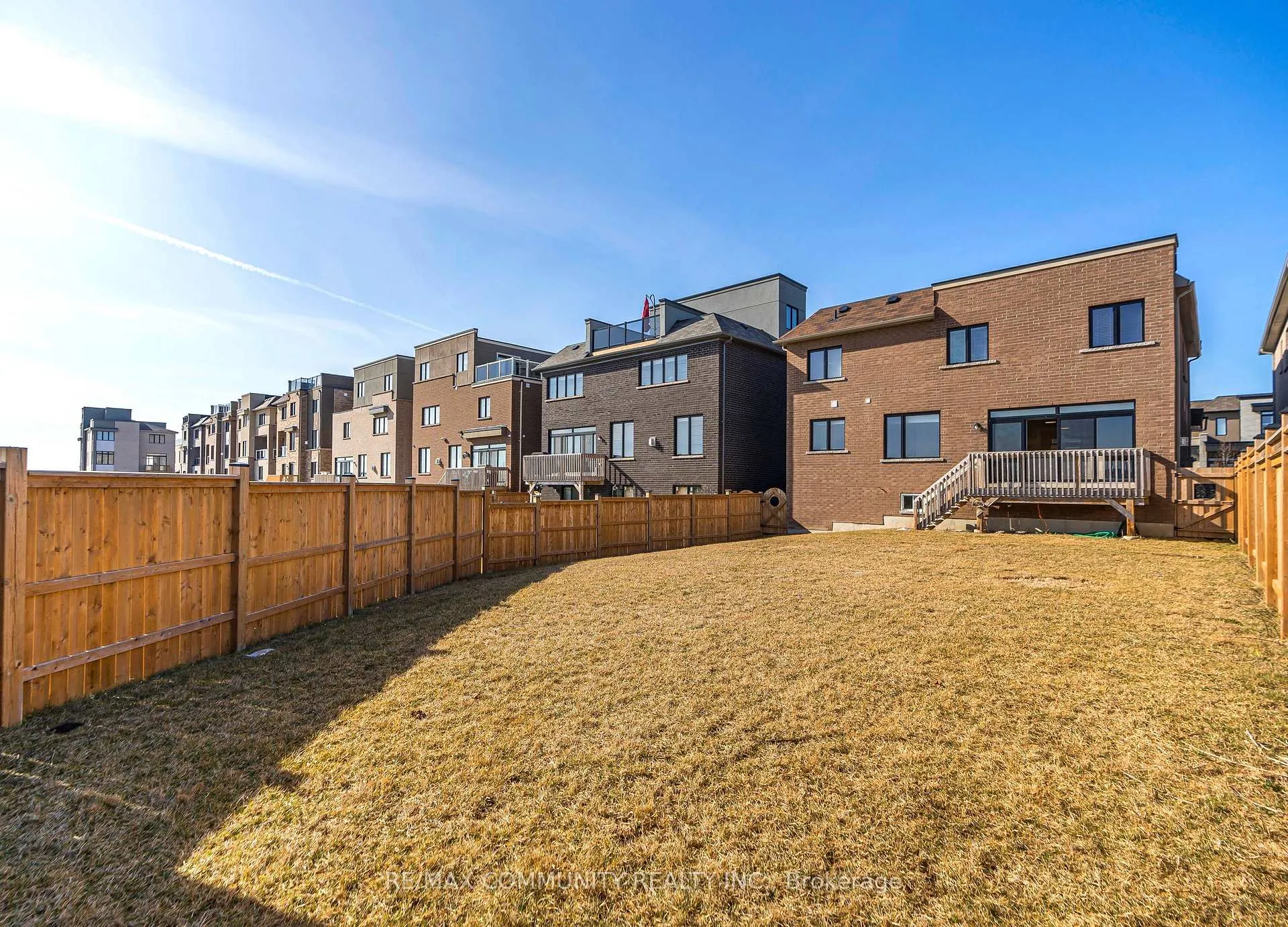 Photo 31 of 35 Yacht Drive, Clarington, Bowmanville — HOMEH