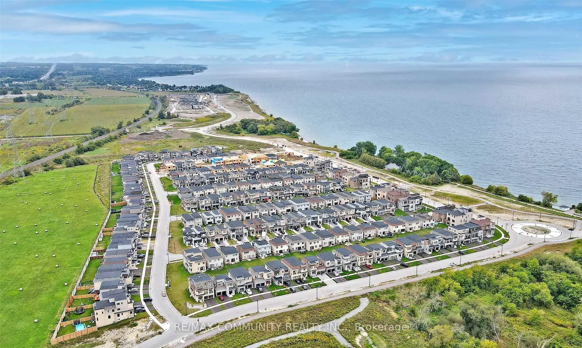 Photo 34 of 35 Yacht Drive, Clarington, Bowmanville — HOMEH