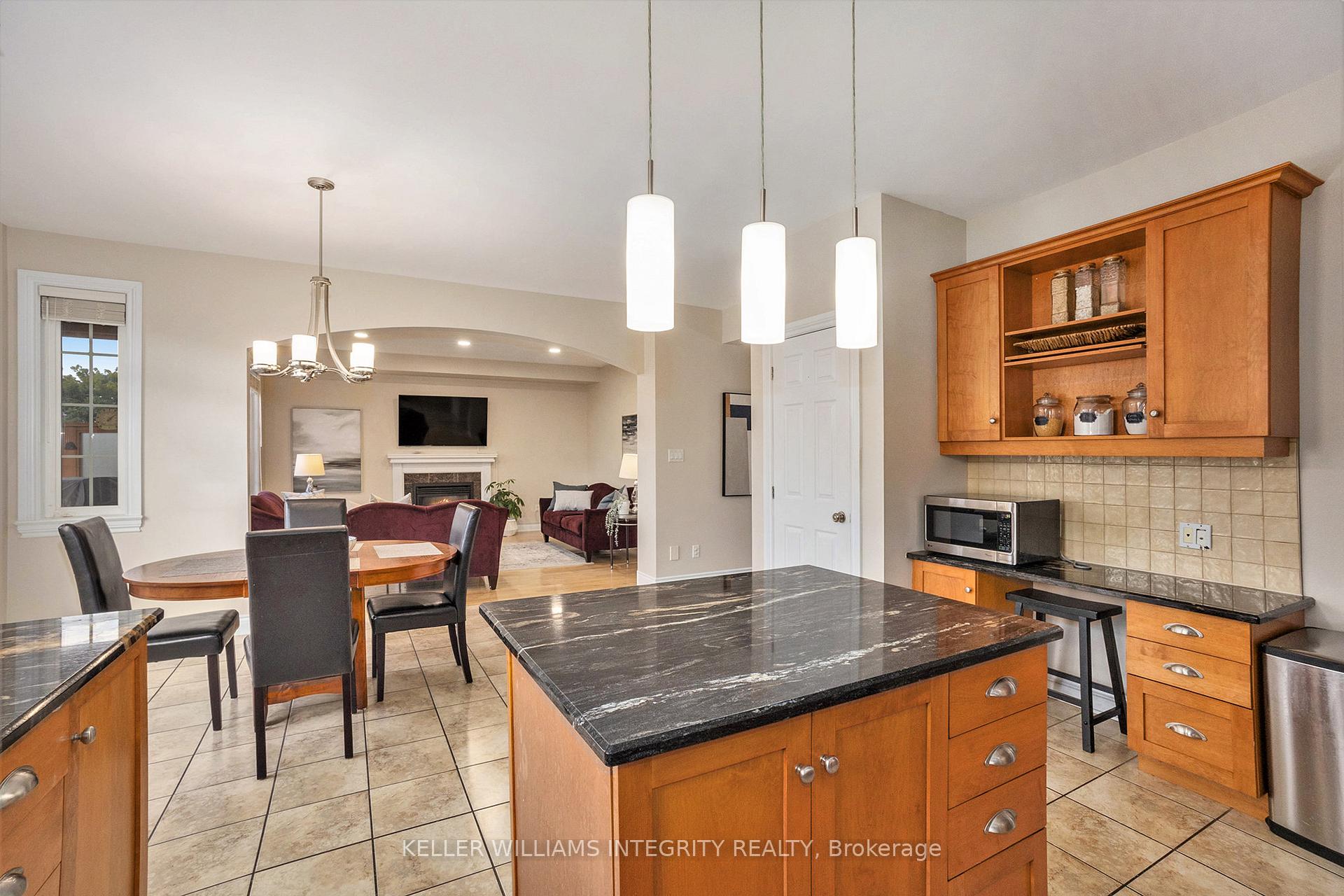 Photo 12 of 346 Blackleaf Drive, Ottawa, Barrhaven - Stonebridge — HOMEH