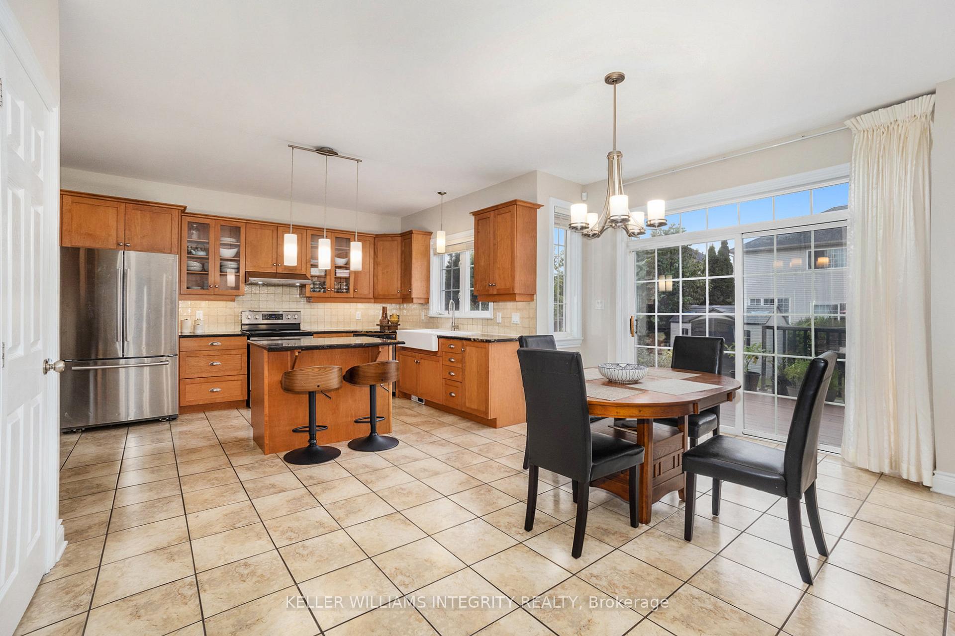 Photo 14 of 346 Blackleaf Drive, Ottawa, Barrhaven - Stonebridge — HOMEH
