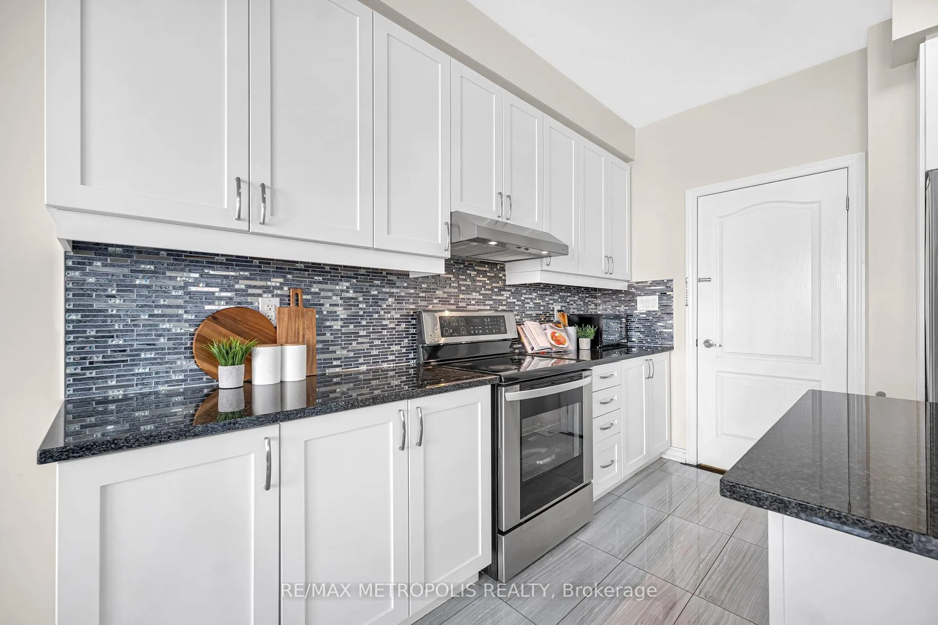 Photo 9 of 55 Westfield Drive, Whitby, Rural Whitby — HOMEH
