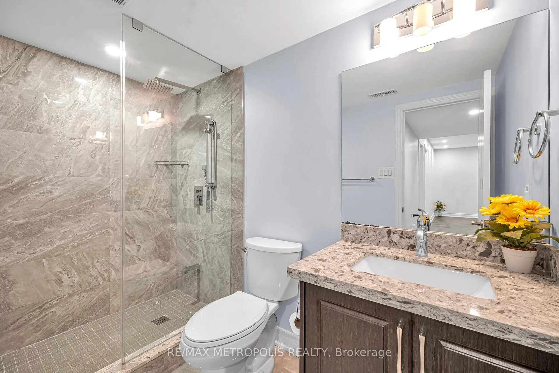 Photo 33 of 55 Westfield Drive, Whitby, Rural Whitby — HOMEH