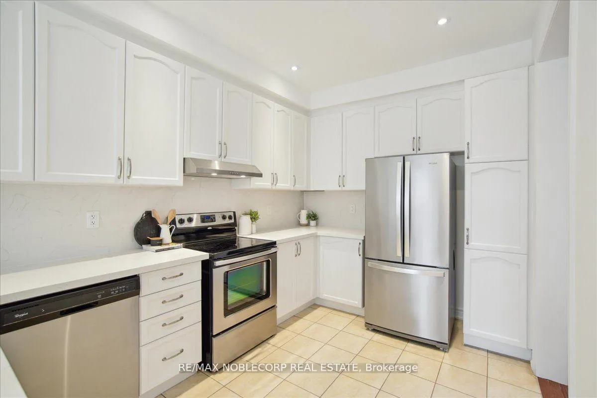 Photo 15 of 41 Robert Osprey Drive, Markham, Cathedraltown — HOMEH