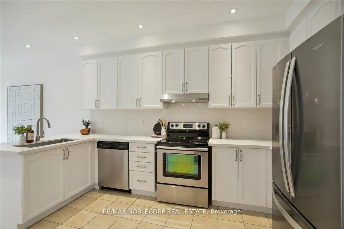Photo 19 of 41 Robert Osprey Drive, Markham, Cathedraltown — HOMEH