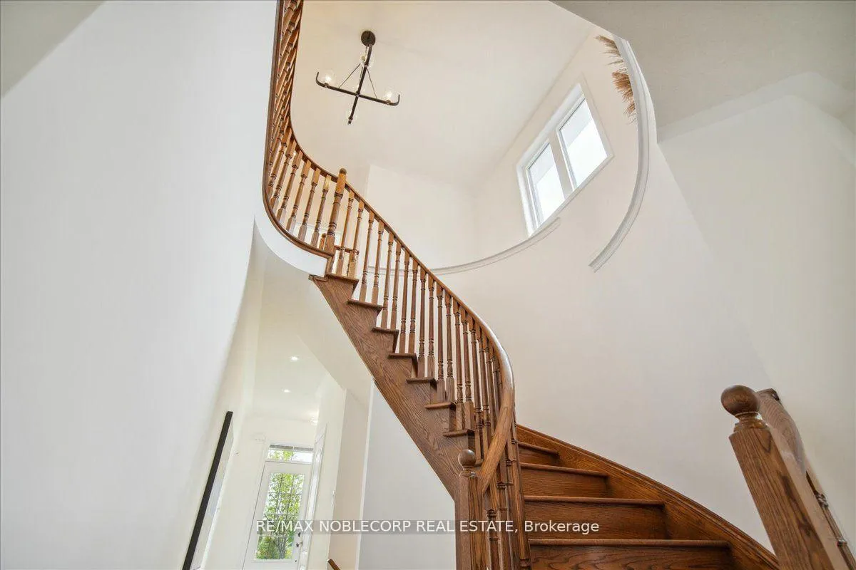 Photo 21 of 41 Robert Osprey Drive, Markham, Cathedraltown — HOMEH