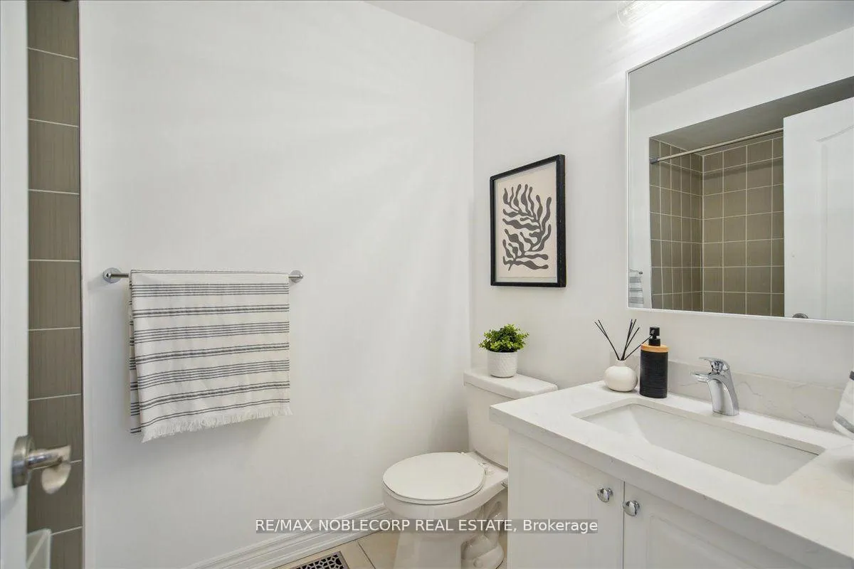 Photo 26 of 41 Robert Osprey Drive, Markham, Cathedraltown — HOMEH