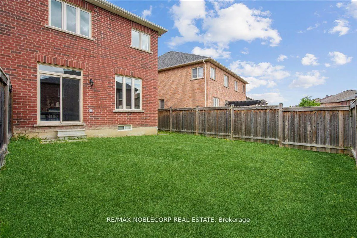 Photo 38 of 41 Robert Osprey Drive, Markham, Cathedraltown — HOMEH