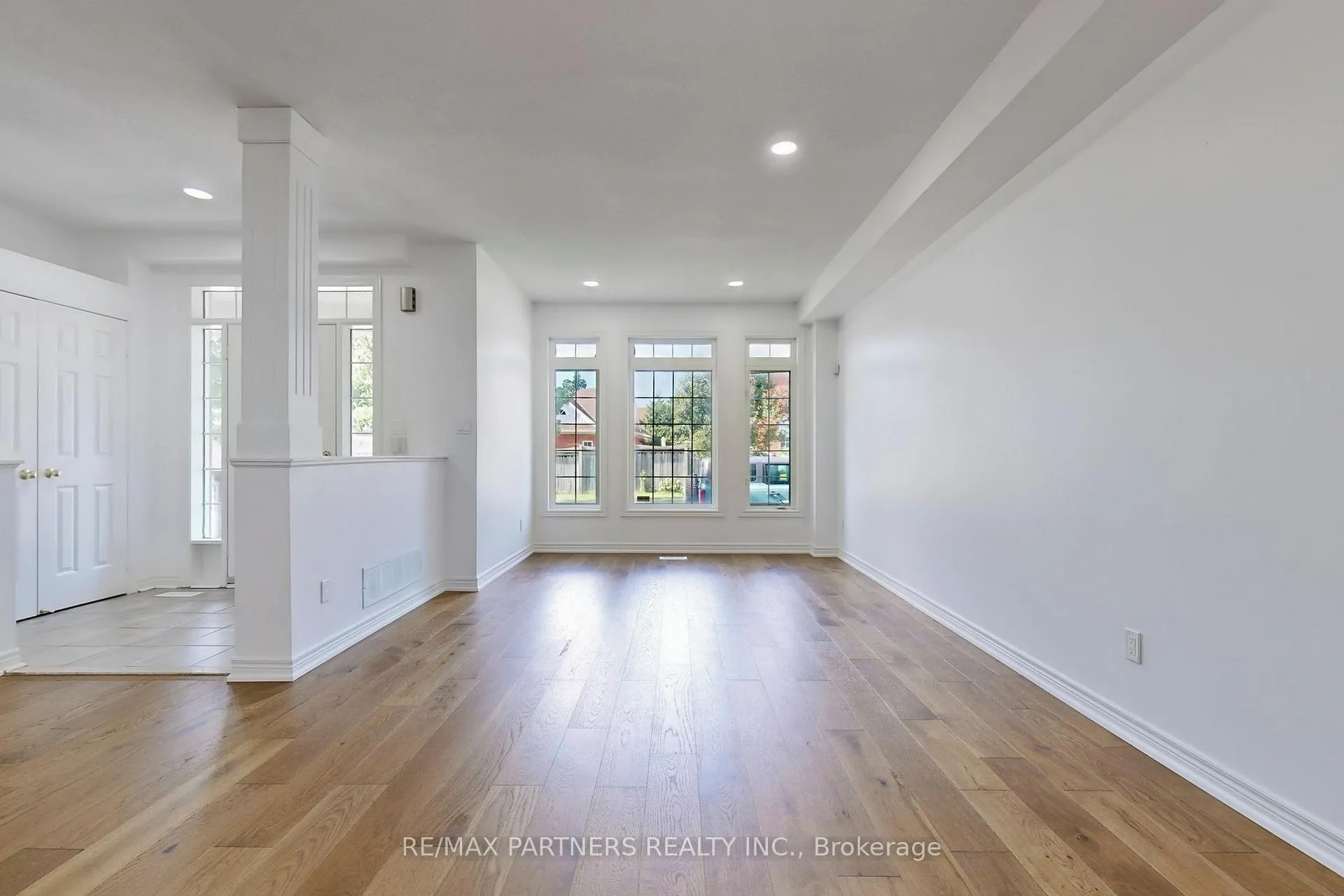 Photo 2 of 67 Irish Rose Drive, Markham, Berczy — HOMEH