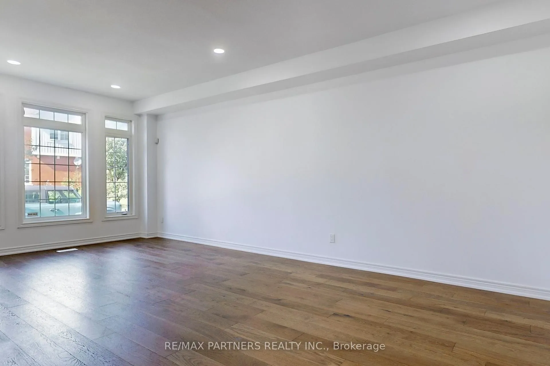 Photo 4 of 67 Irish Rose Drive, Markham, Berczy — HOMEH
