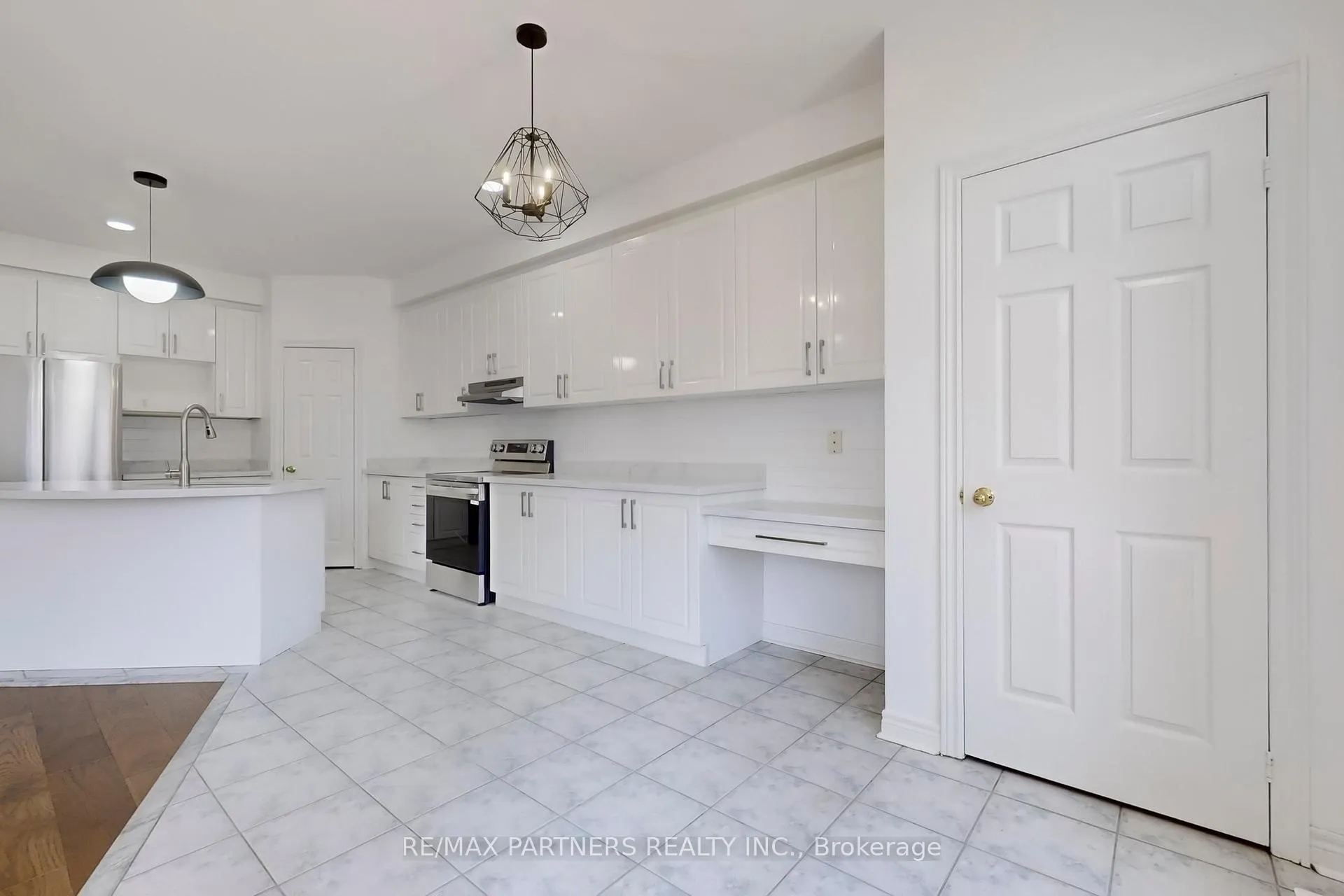 Photo 13 of 67 Irish Rose Drive, Markham, Berczy — HOMEH