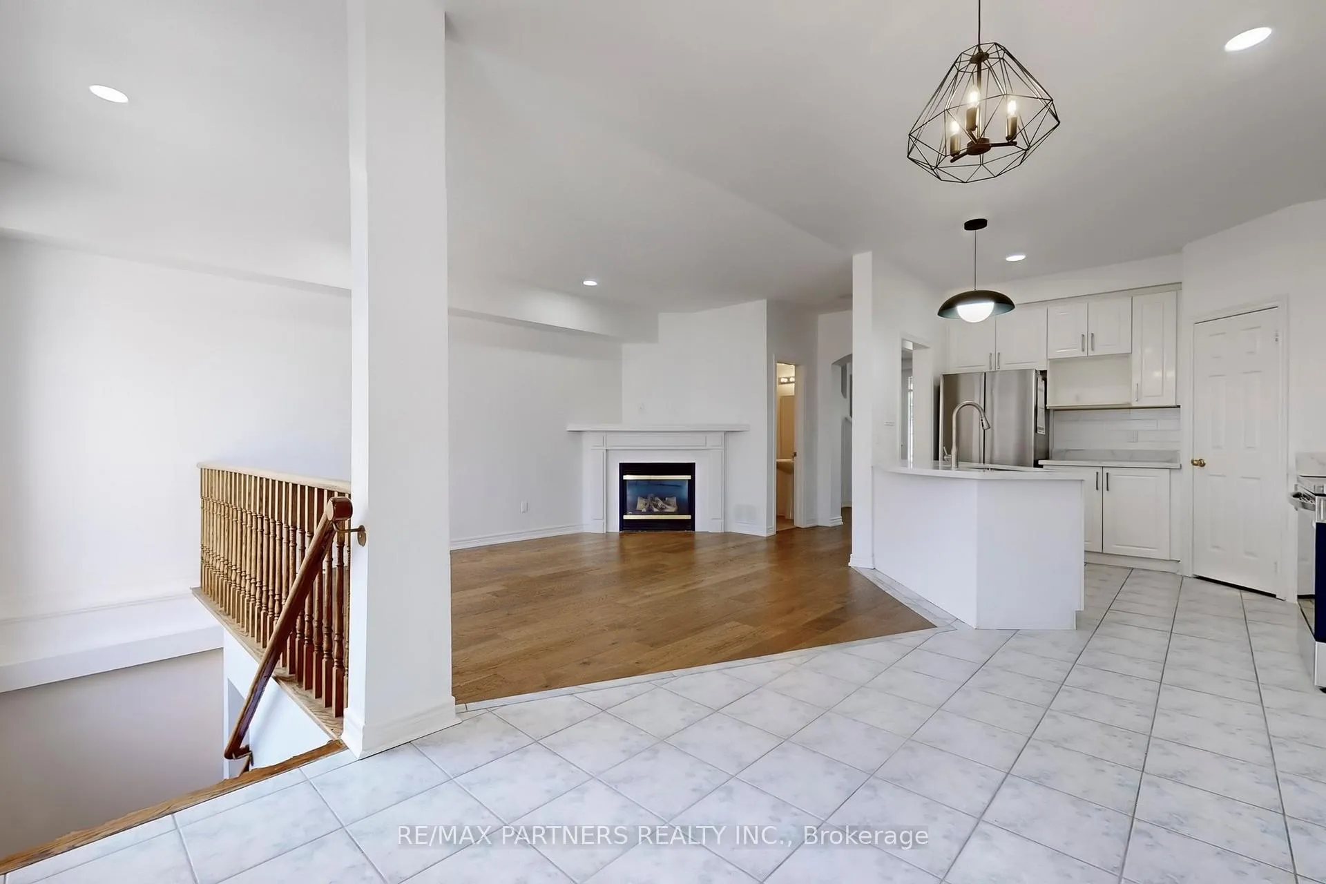 Photo 14 of 67 Irish Rose Drive, Markham, Berczy — HOMEH