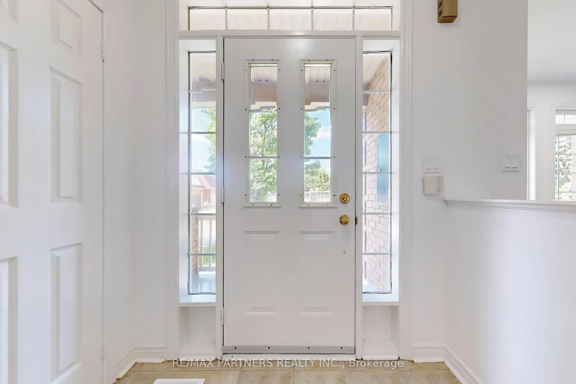 Photo 16 of 67 Irish Rose Drive, Markham, Berczy — HOMEH