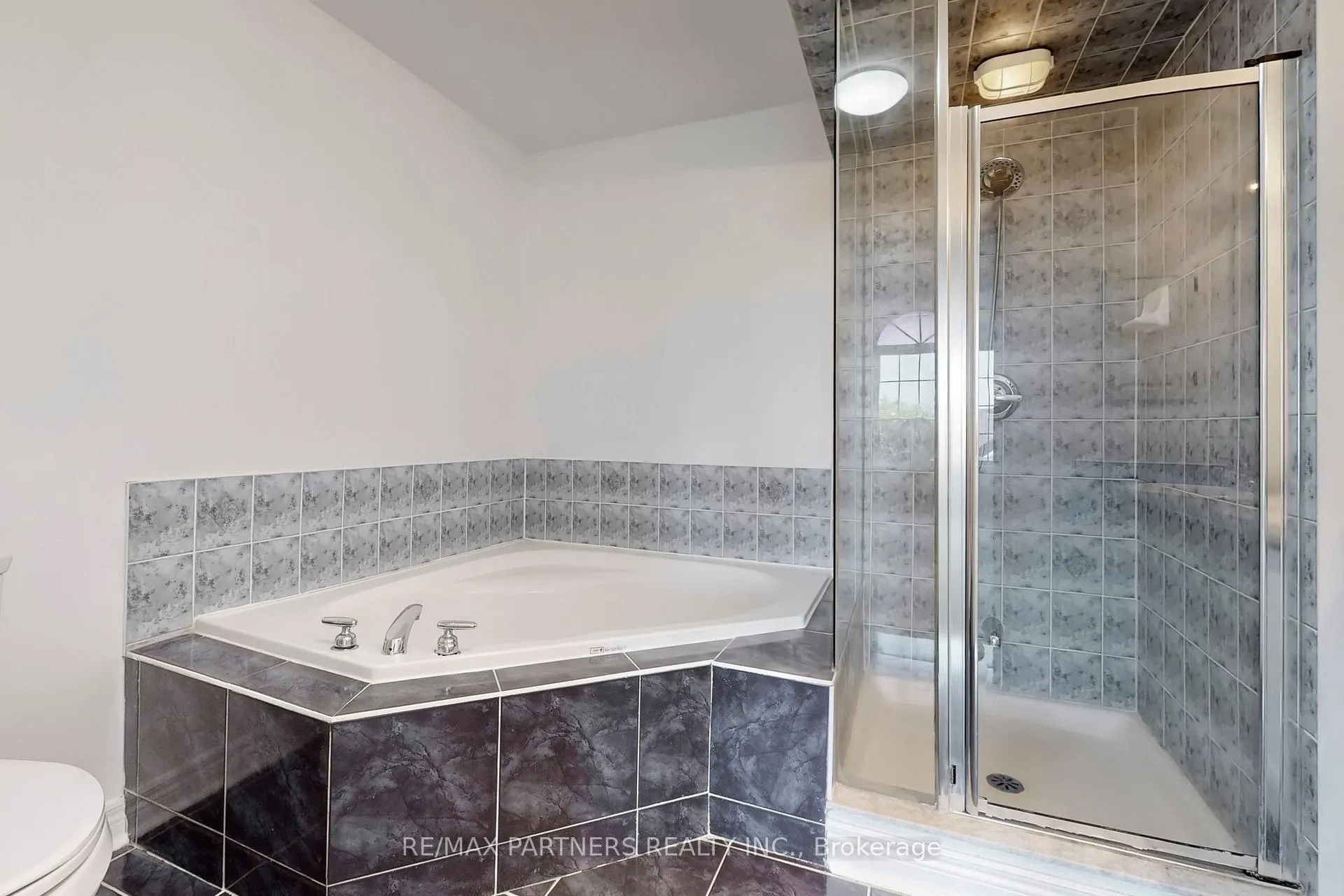 Photo 22 of 67 Irish Rose Drive, Markham, Berczy — HOMEH