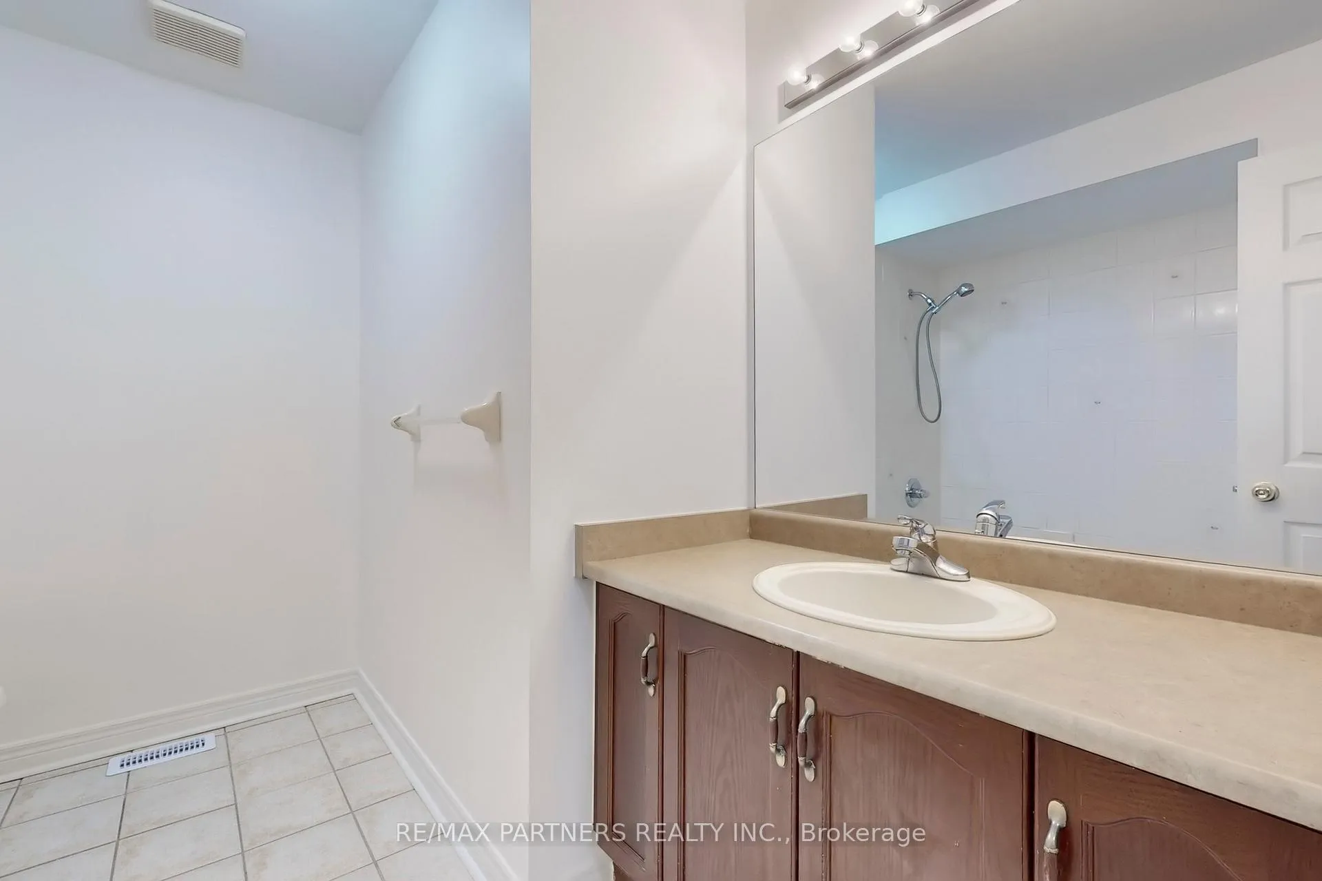 Photo 27 of 67 Irish Rose Drive, Markham, Berczy — HOMEH