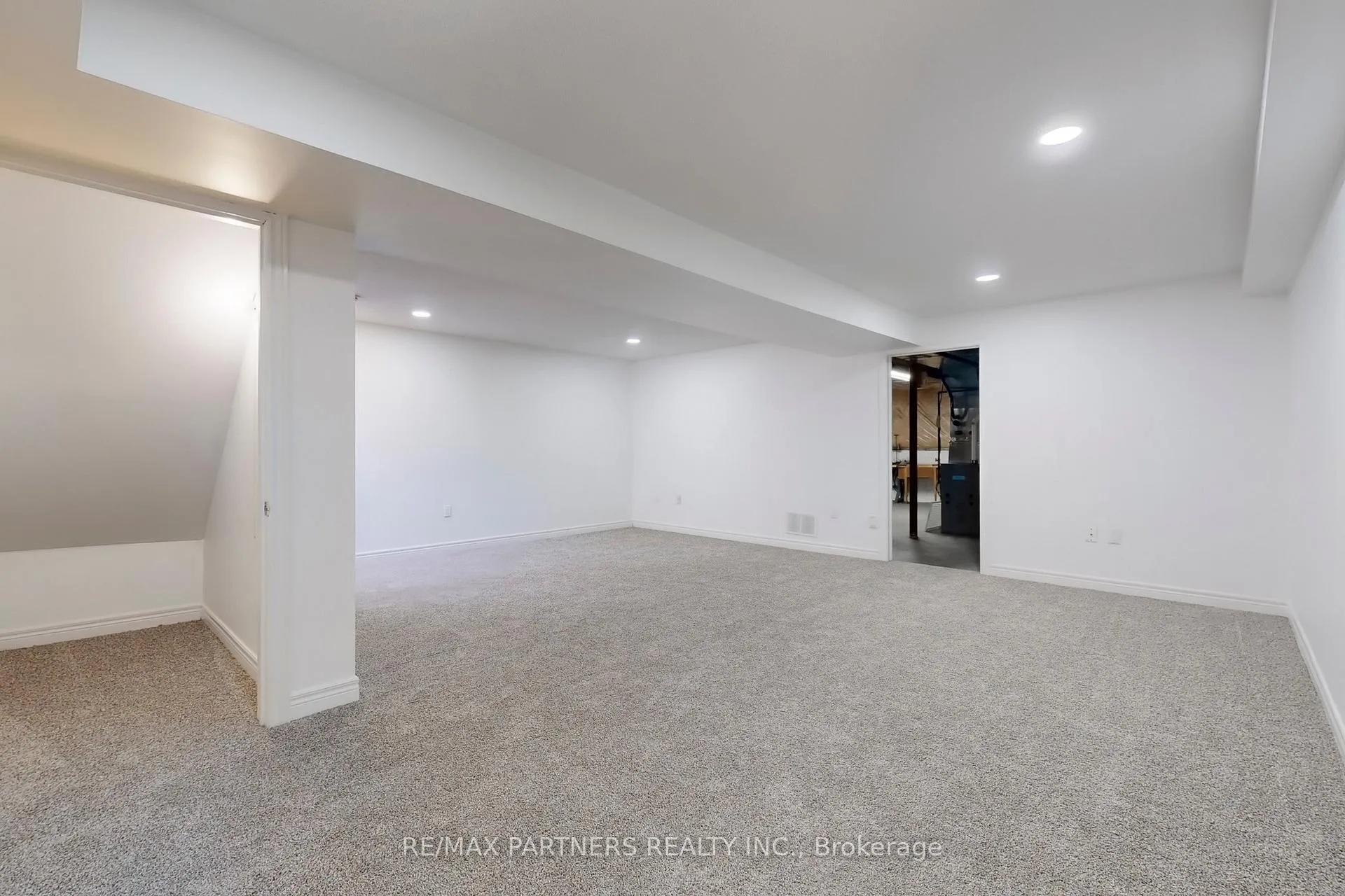 Photo 32 of 67 Irish Rose Drive, Markham, Berczy — HOMEH