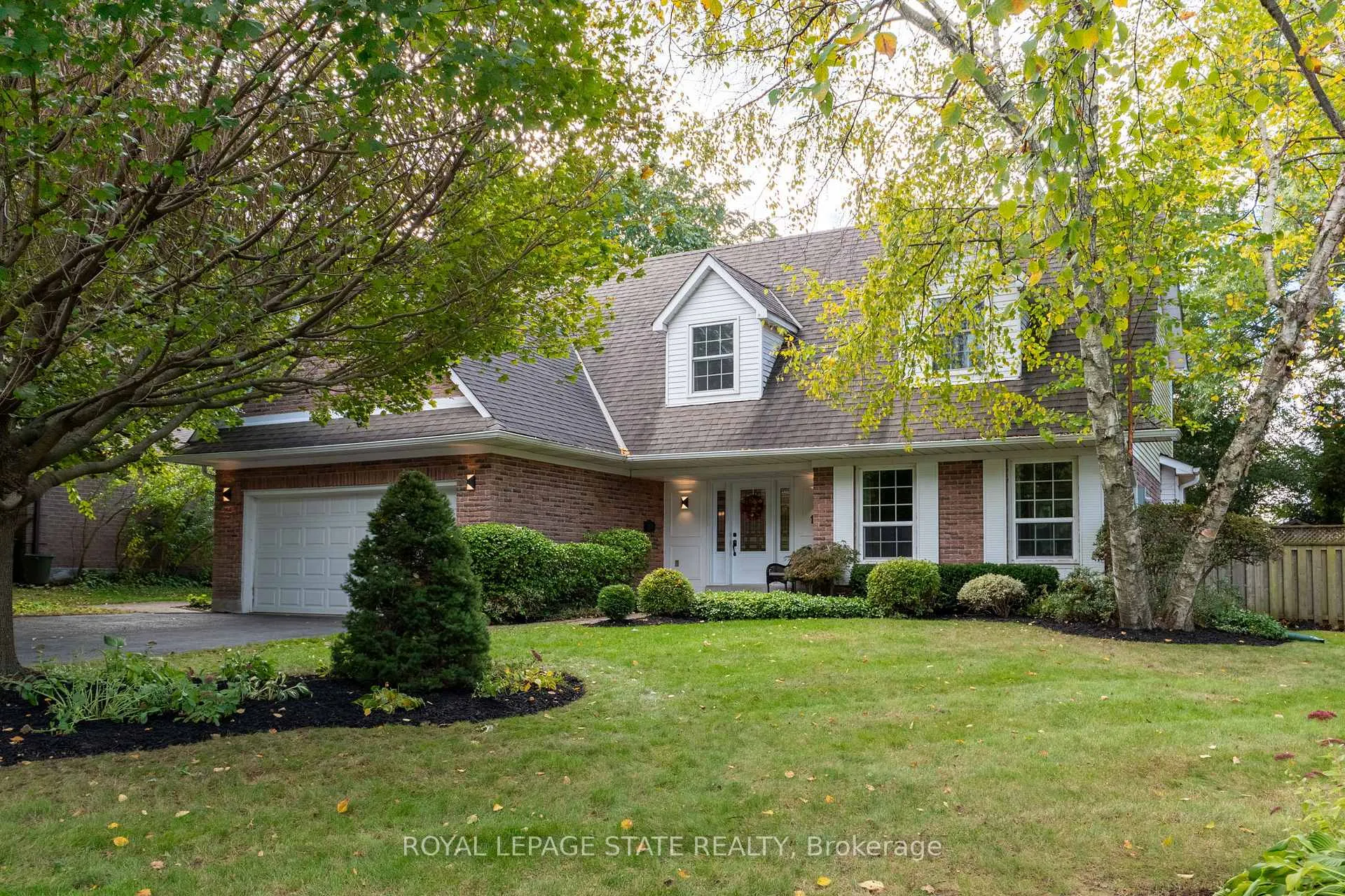 Photo 2 of 125 Chatterson Drive, Hamilton, Ancaster — HOMEH