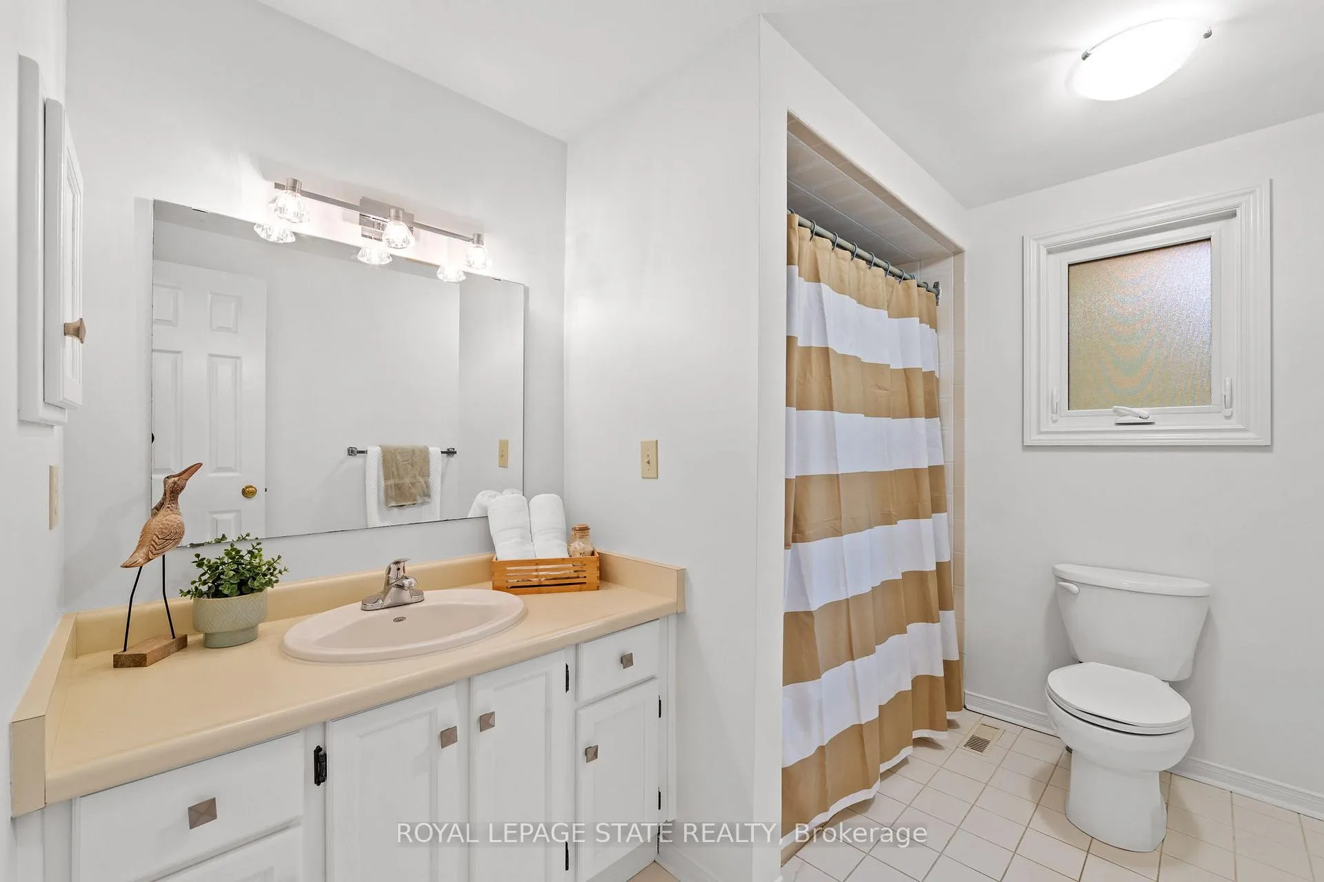 Photo 28 of 125 Chatterson Drive, Hamilton, Ancaster — HOMEH
