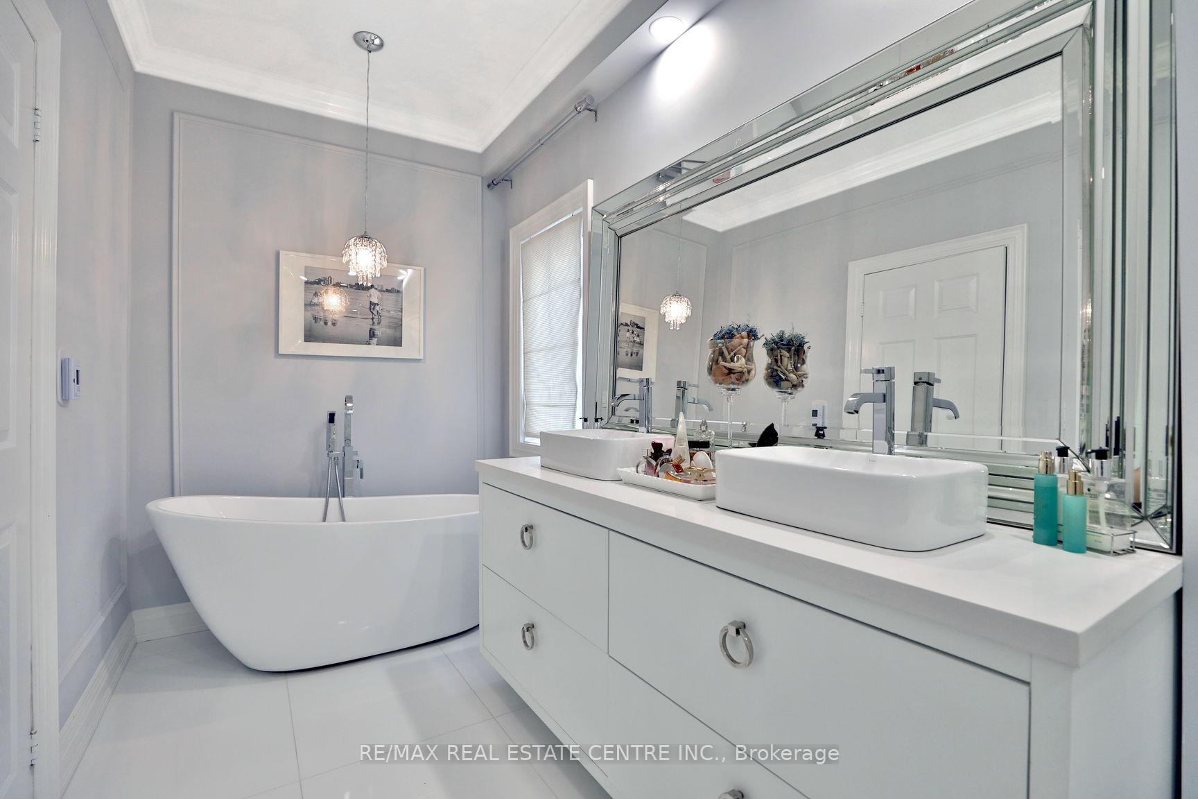 Photo 13 of 4210 Sarazen Drive, Burlington, Rose — HOMEH