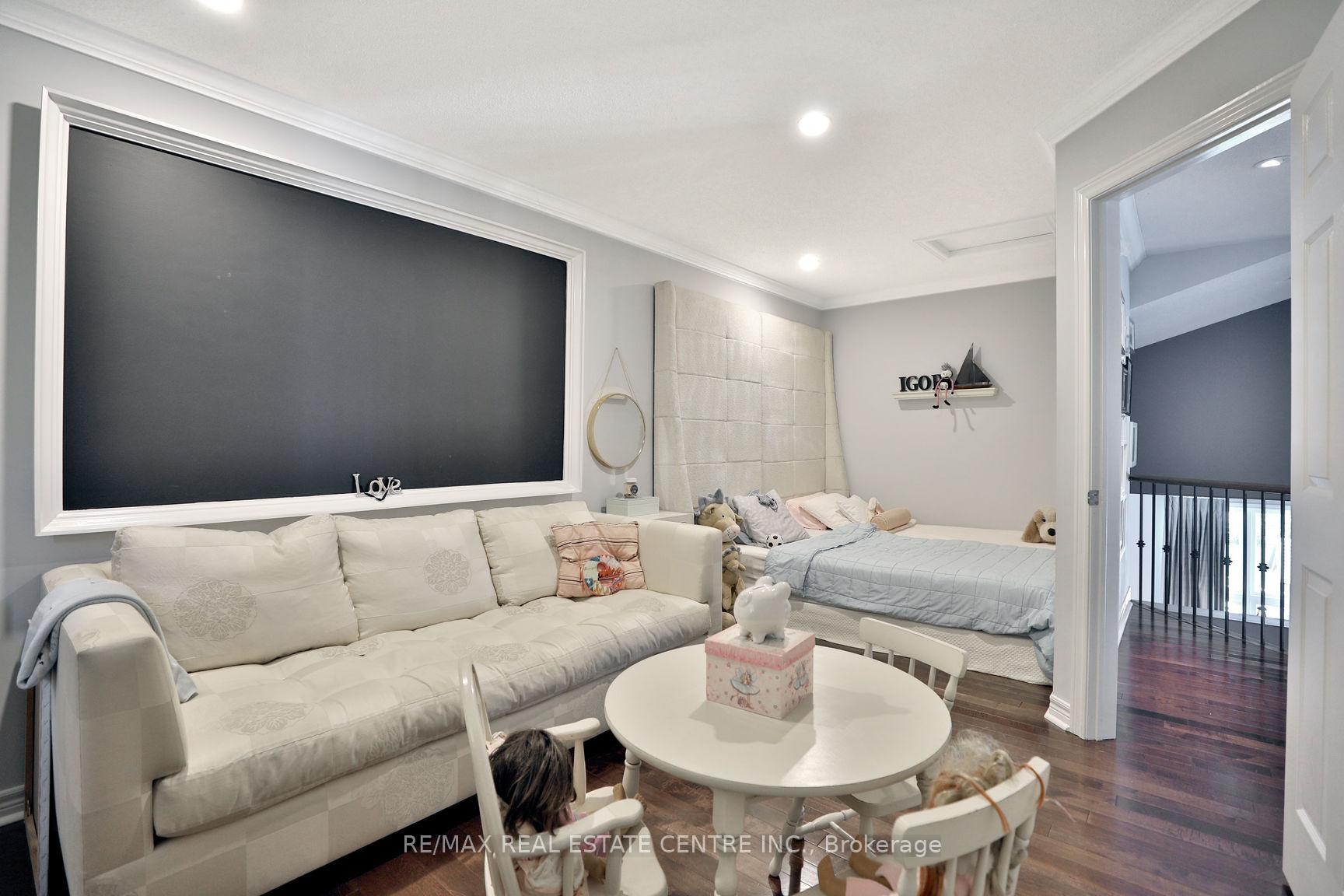 Photo 18 of 4210 Sarazen Drive, Burlington, Rose — HOMEH