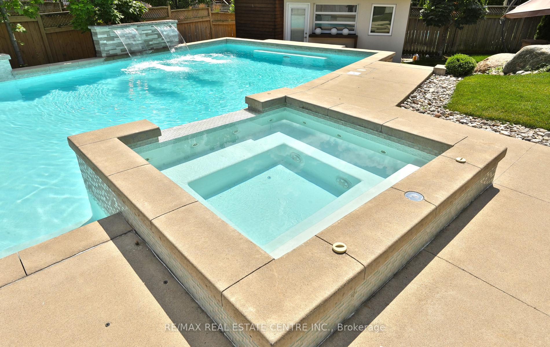 Photo 29 of 4210 Sarazen Drive, Burlington, Rose — HOMEH