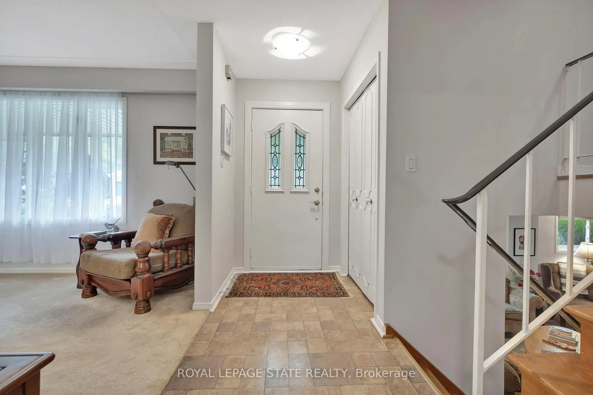 Photo 4 of 65 Maple Drive, Hamilton, Stoney Creek — HOMEH