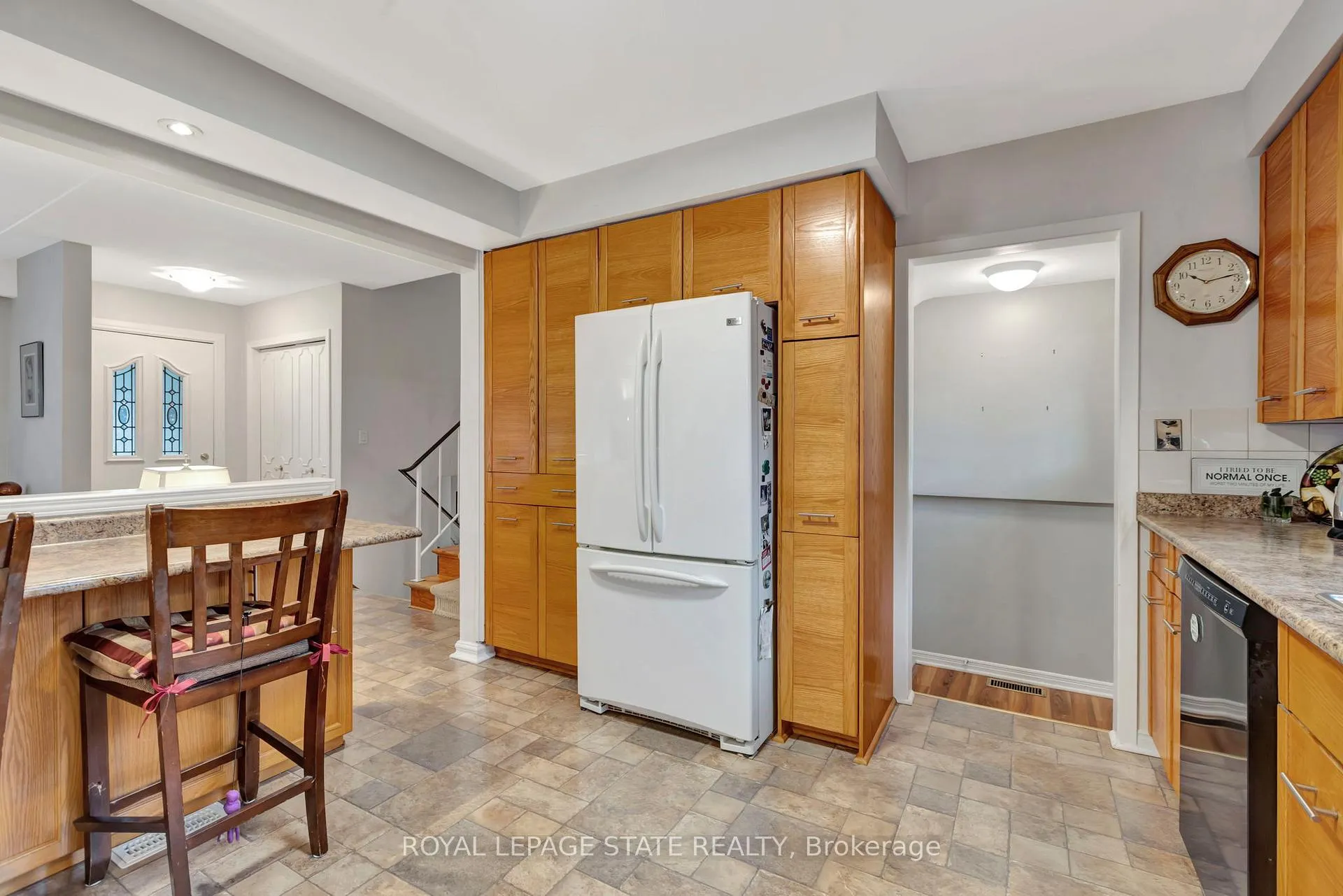 Photo 11 of 65 Maple Drive, Hamilton, Stoney Creek — HOMEH