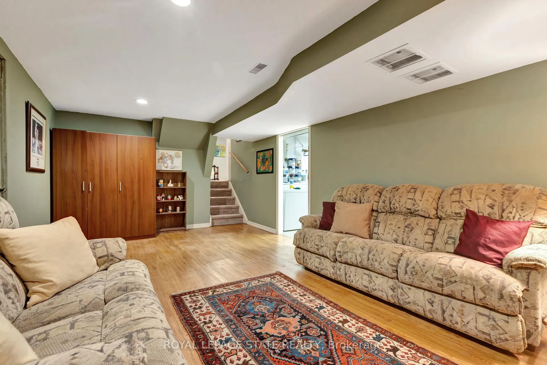 Photo 26 of 65 Maple Drive, Hamilton, Stoney Creek — HOMEH