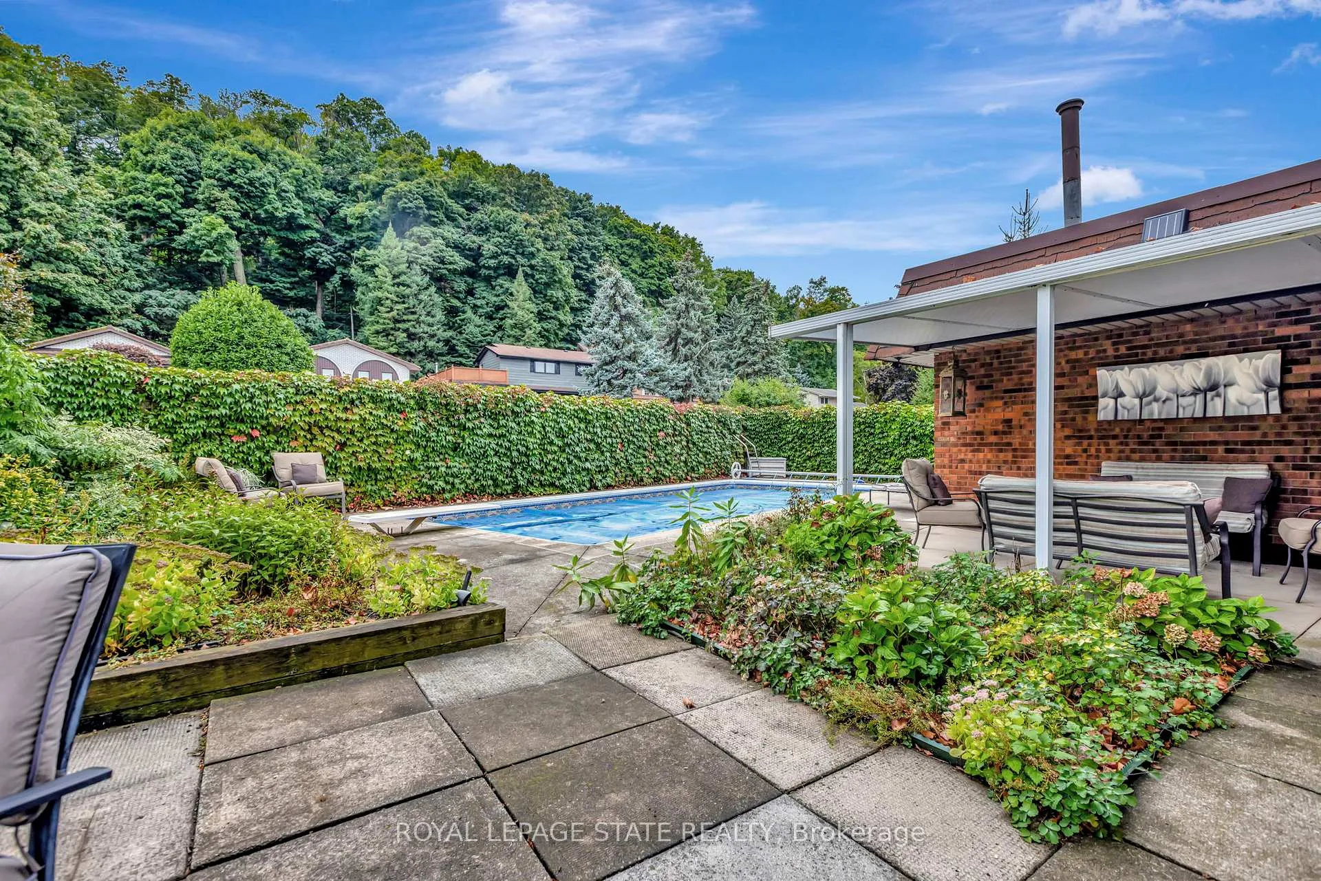Photo 29 of 65 Maple Drive, Hamilton, Stoney Creek — HOMEH