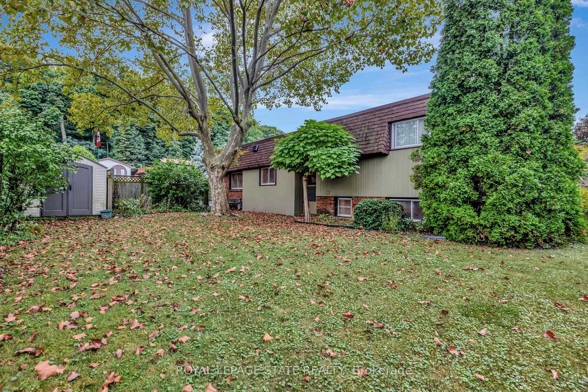 Photo 33 of 65 Maple Drive, Hamilton, Stoney Creek — HOMEH