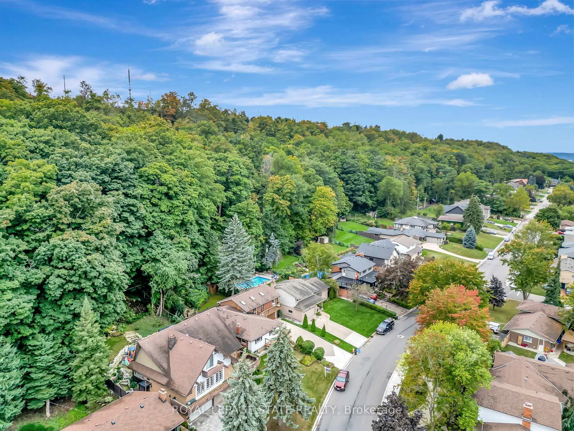 Photo 34 of 65 Maple Drive, Hamilton, Stoney Creek — HOMEH