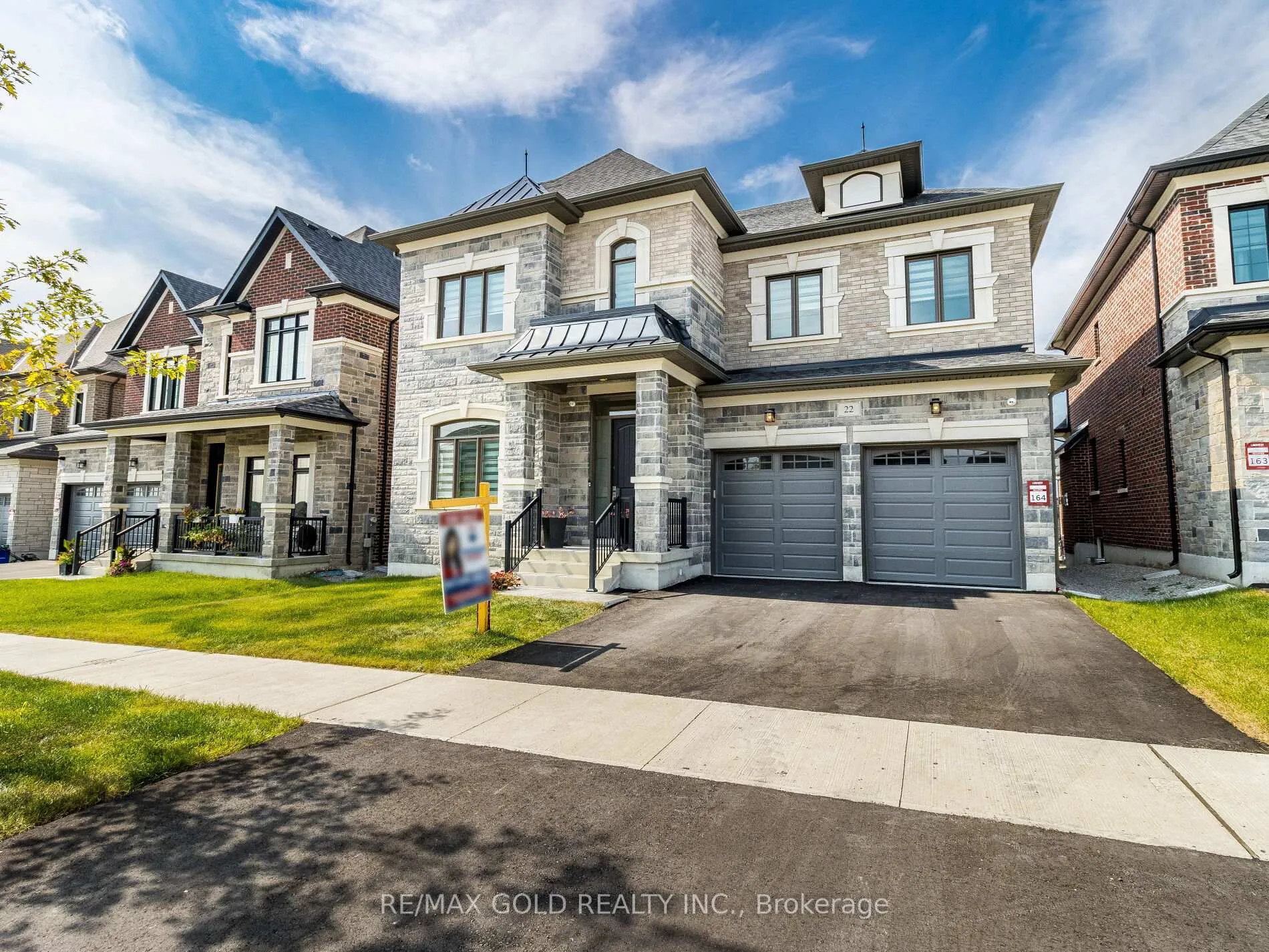 Photo 2 of 22 Ballantyne Boulevard, Vaughan, Vellore Village — HOMEH