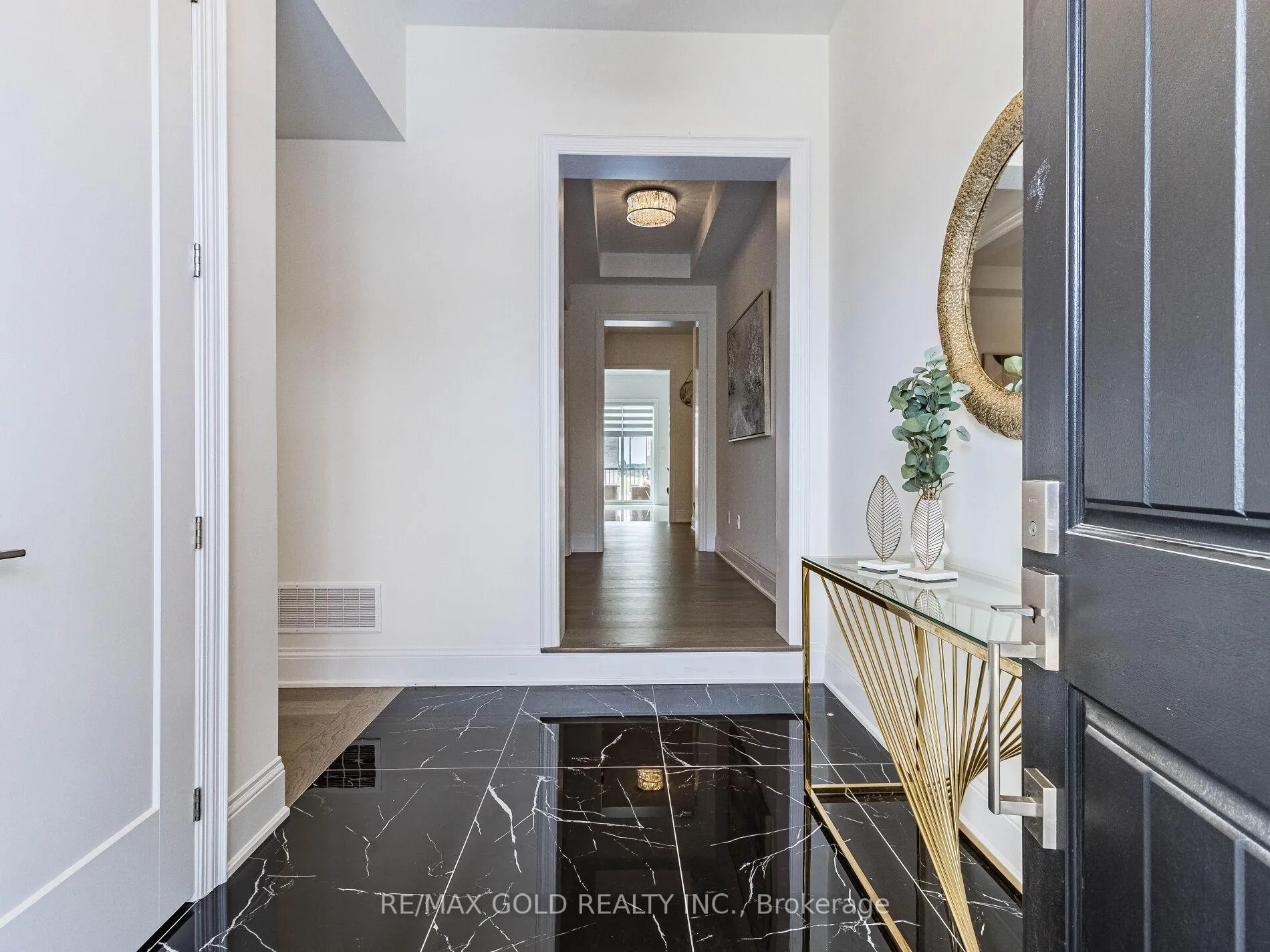 Photo 5 of 22 Ballantyne Boulevard, Vaughan, Vellore Village — HOMEH