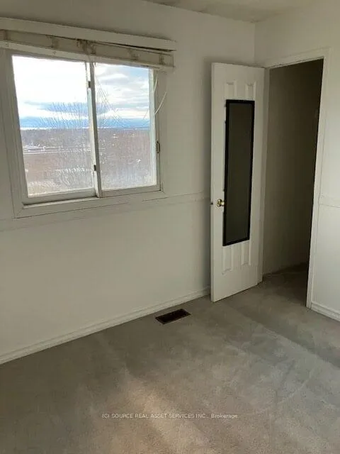 Photo 12 of 42 Coe Drive, Ajax, Central — HOMEH