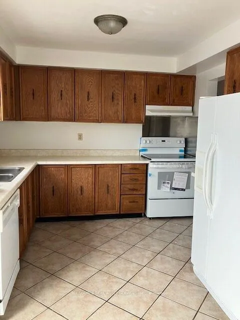 Photo 14 of 42 Coe Drive, Ajax, Central — HOMEH