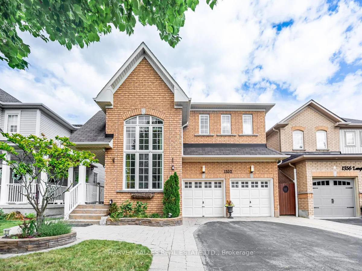 Photo 2 of 1352 Langley Circle, Oshawa, Pinecrest — HOMEH