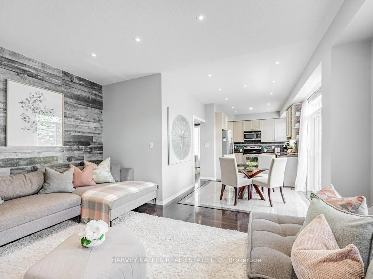 Photo 9 of 1352 Langley Circle, Oshawa, Pinecrest — HOMEH