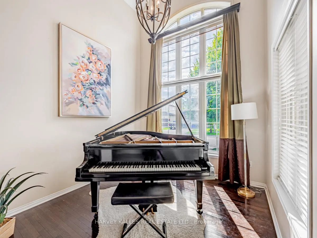 Photo 14 of 1352 Langley Circle, Oshawa, Pinecrest — HOMEH