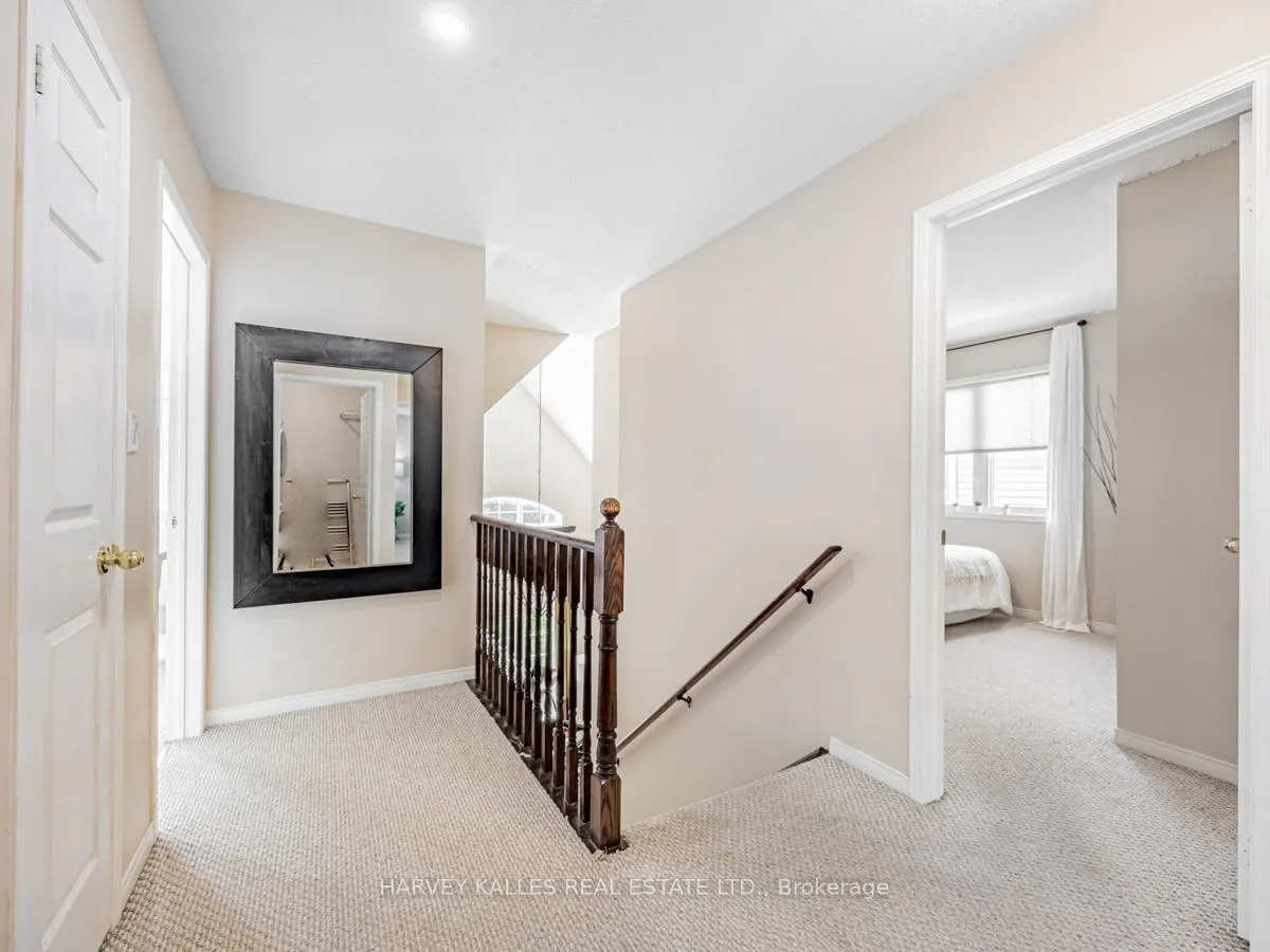 Photo 18 of 1352 Langley Circle, Oshawa, Pinecrest — HOMEH